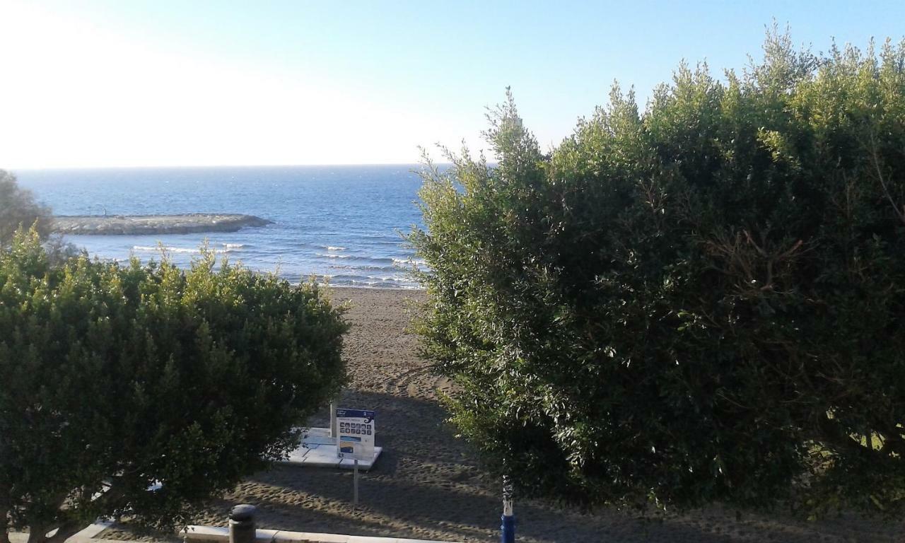 Beachfront House * Malaga